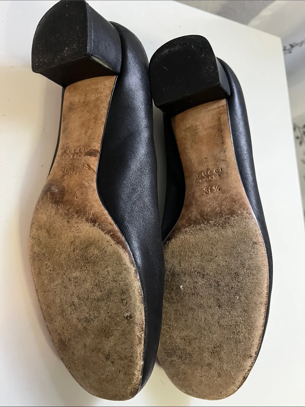 Gucci Black Leather Ballet Flats with Gold Studded GG